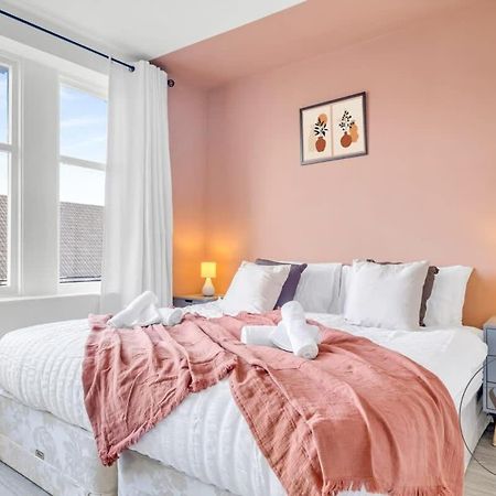 Sienna Longton Studio 2D - Wi-Fi, Alton Towers, Netflix Stoke-on-Trent Exteriör bild